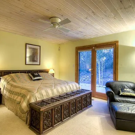 Casa Governor Four-bedroom Holiday *